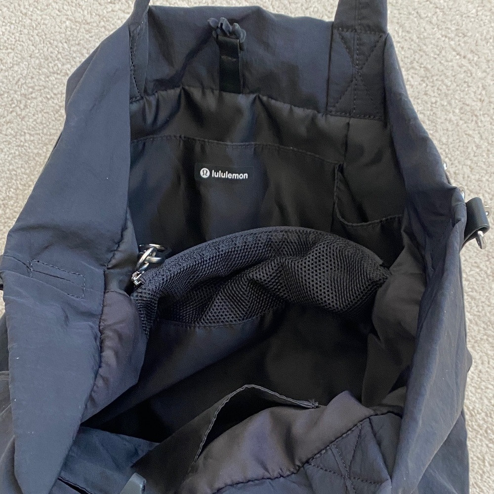 Lululemon On My Level Black Tote Bag with Dual Handles - Picture 2 of 12